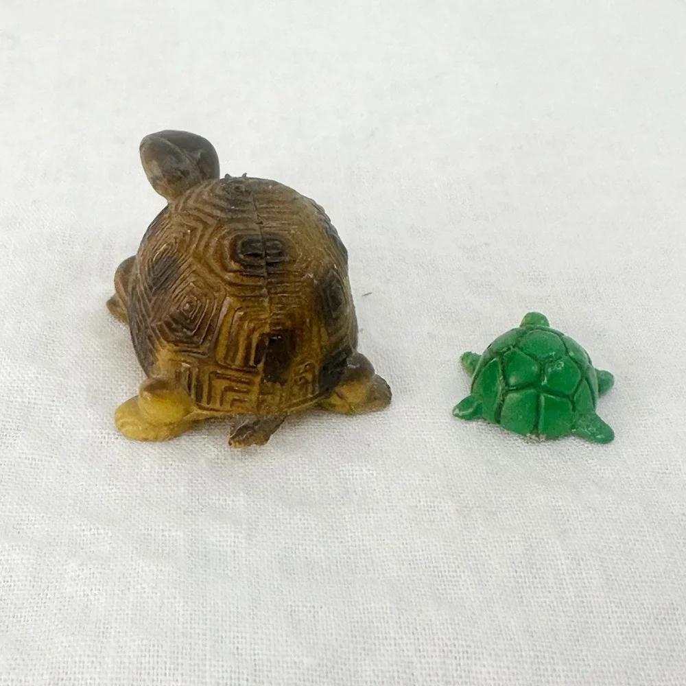 Lot Of 2 Vintage Plastic Figurine Chotchke Turtle Hong Kong‎ Miniature Rubber